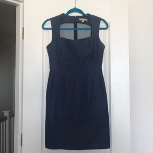 Sleeveless dress